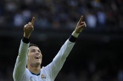 Real Madrid push Man Utd off top of rich list