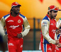 Fans shrug off Bangalore blast to rock stadium