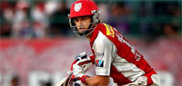 IPL 2013: Sunrisers beat Kings XI by 5 wickets to move to top spot