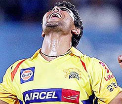 Dhoni, coach pat Jadeja