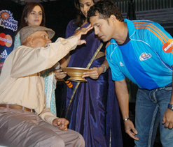 Sachin will live happily as long as he plays: coach Achrekar
