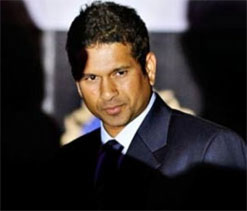 Akram wants Sachin as India-Pak peace envoy