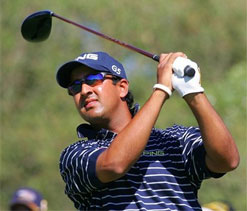 Kapur, Chowrasia shoot 1-under in rain-hit Ballantine`s