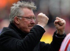 Man Utd`s Ferguson won`t rule out spending spree