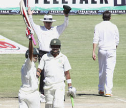 Bangladesh close in on series tying win