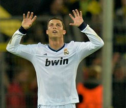 Manchester United contacts Cristiano Ronaldo`s agent: Reports