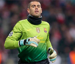 Valdes hints at Premier League interest