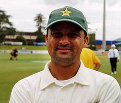 PCB plans to rope in Moin as cricket manager