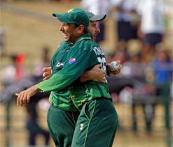PCB retains Afridi, Younis in top category of central contract