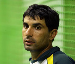 Misbah says Pak has no `favourites` in Champions Trophy