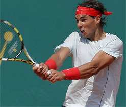 Murray bows out, Nadal advances