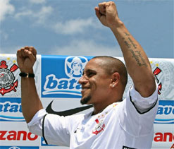 Roberto Carlos on brink of Turkey move
