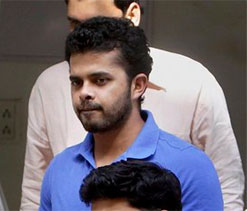 Sreesanth gifted another smartphone to a girl