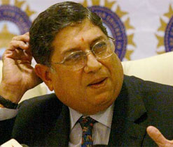 BCCI president Srinivasan leaves for Mumbai
