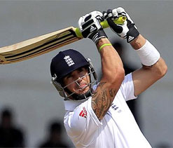 Flower`s hopes of `special` Pietersen being fit for Ashes fired by Twitter `batting` pics