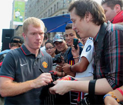 Scholes eyeing 500 league games `milestone` before retirement