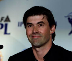 Injured Saha may give way to Vijay: Fleming