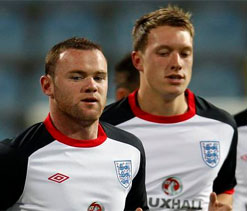 Phil Jones calls Wayne Rooney `Manchester United`s worst dressed player`