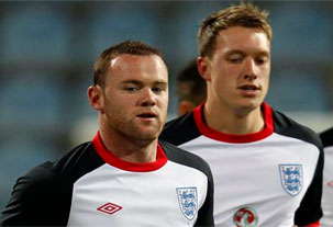 Phil Jones calls Wayne Rooney `Manchester United`s worst dressed player`