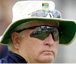 Fletcher flies to South Africa to attend mother`s funeral