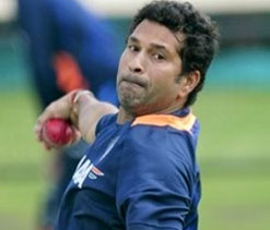 Sachin can dictate when to leave, says Lara