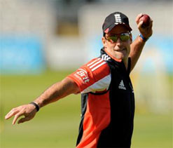 Strauss warns England not to take `dressing-room harmony` for granted despite Pietersen`s return