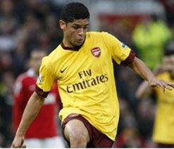 Denilson parts ways with Arsenal