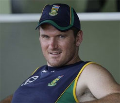 South African cricketers pay tribute to May
