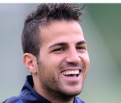 Manchester United make opening €30m Fabregas offer