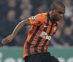 Fernandinho honoured after Manchester City debut