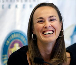 Hall of Famer Martina Hingis ends retirement to play doubles