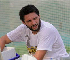 Afridi`s return `uncomfortable` for `insecure` senior players