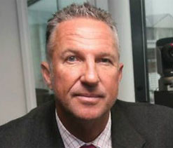 Botham warns England against showing mercy to struggling Oz Ashes squad