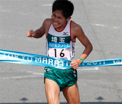 Japan`s Kawauchi wins Gold Coast Marathon