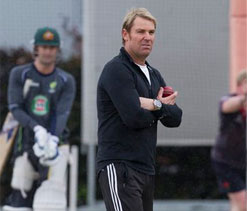 Warne slams Cook`s tactics, McGrath hails England