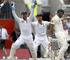 Di Venuto urges critics to be patient with `young` Ashes battling squad