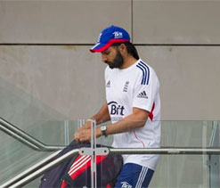Panesar quits Sussex, aims for England recall