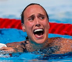 Rikke Pedersen sets 200 breaststroke world record