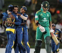 Duminy, Miller lift South Africa to 145-6