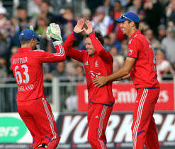 England team out to avoid Ashes hangover
