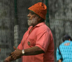 Bishan Singh Bedi wants Tendulkar`s 200th Test to be played at Wankhede