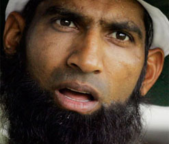 Misbah should at bat No. 3 to strengthen Pak batting: Yousuf