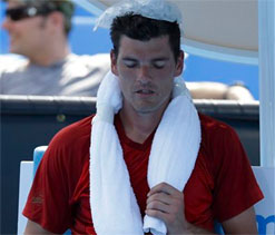 Australian Open: Fainting, vomiting as stars struggle in `inhumane` heat