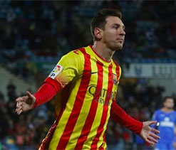 Messi strikes twice but Neymar injured in Barca cup win