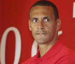 `In limbo` Ferdinand battling to earn new contract at Man U