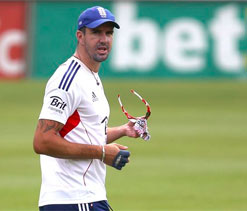 Pietersen slams `utter lie` reports of fed-up Flower issuing `KP or him` ultimatum