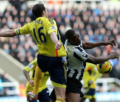 Sunderland, West Ham bolster survival bids