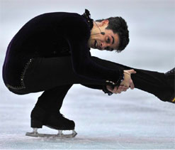 Fernandez chases blades of glory