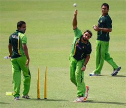 Afridi hurts jaw in practice match