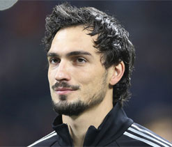 Mats Hummels injures foot, to miss two more weeks